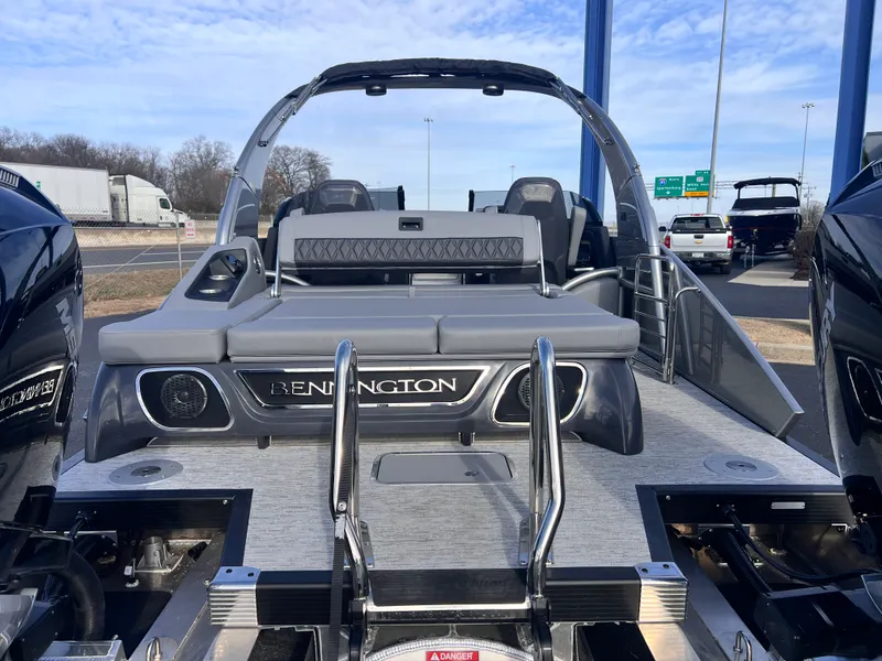Slide: The Image of Bennington 27RXSB 2026 - 7