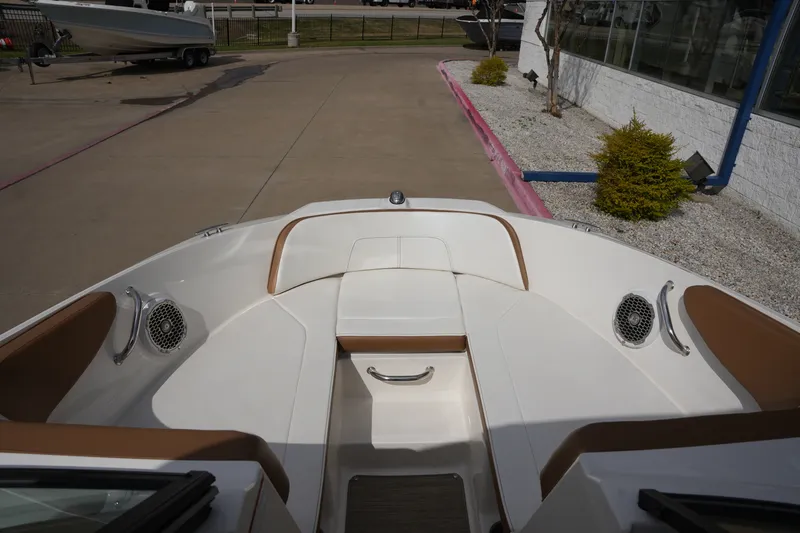 Slide: The Image of Sea Ray SPX 190 2018 - 27