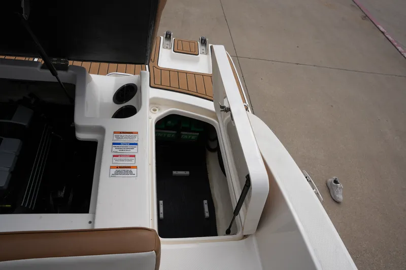 Slide: The Image of Sea Ray SPX 190 2018 - 36