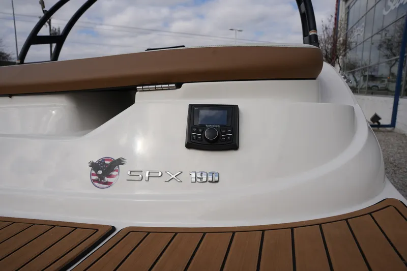 Slide: The Image of Sea Ray SPX 190 2018 - 37