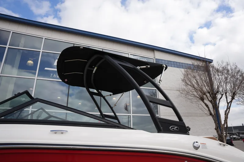 Slide: The Image of Sea Ray SPX 190 2018 - 38