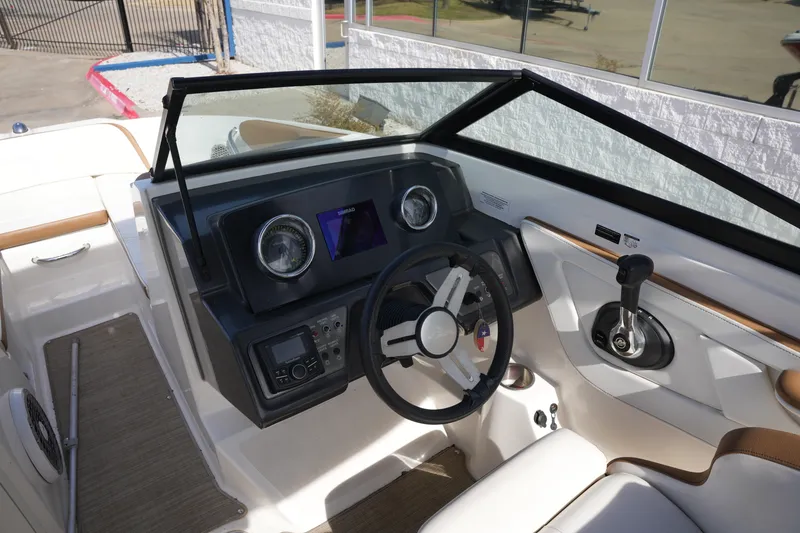 Slide: The Image of Sea Ray SPX 190 2018 - 7