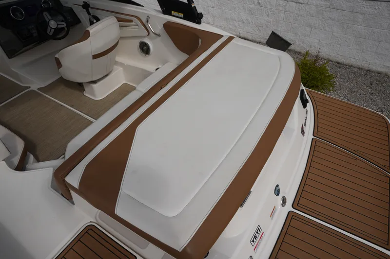 Slide: The Image of Sea Ray SPX 190 2018 - 8