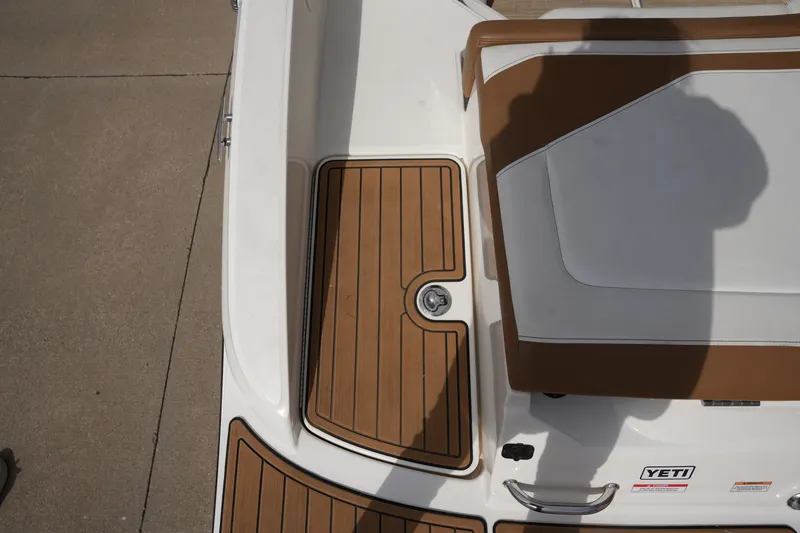 Slide: The Image of Sea Ray SPX 190 2018 - 9