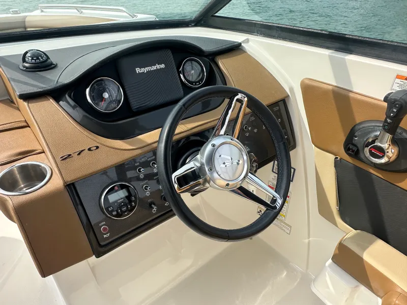 Slide: The Image of Sea Ray 270 SDX OUTBOARD 2015 - 12