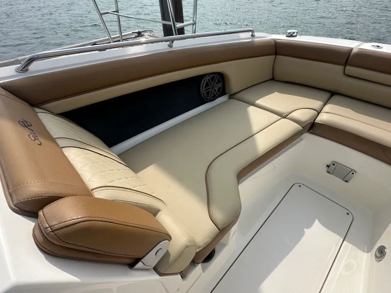 Slide: The Image of Sea Ray 270 SDX OUTBOARD 2015 - 13