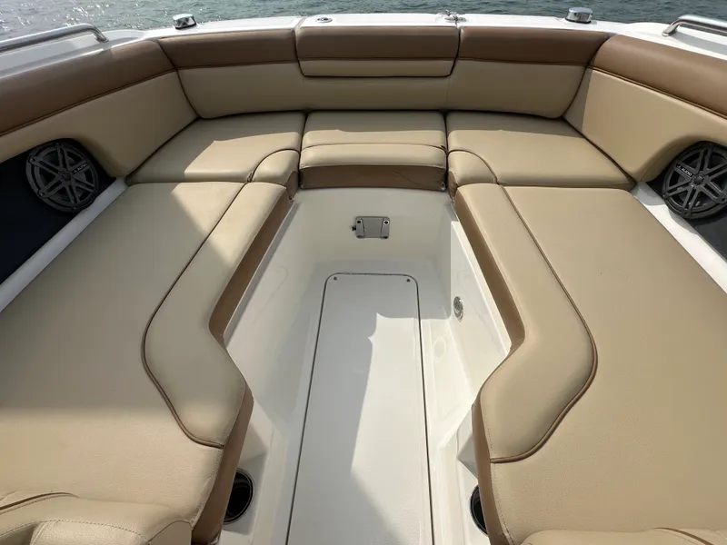 Slide: The Image of Sea Ray 270 SDX OUTBOARD 2015 - 14