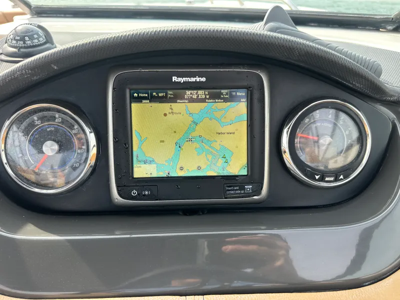 Slide: The Image of Sea Ray 270 SDX OUTBOARD 2015 - 19