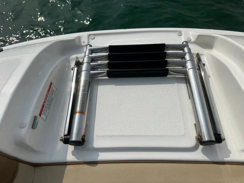 Slide: The Image of Sea Ray 270 SDX OUTBOARD 2015 - 20