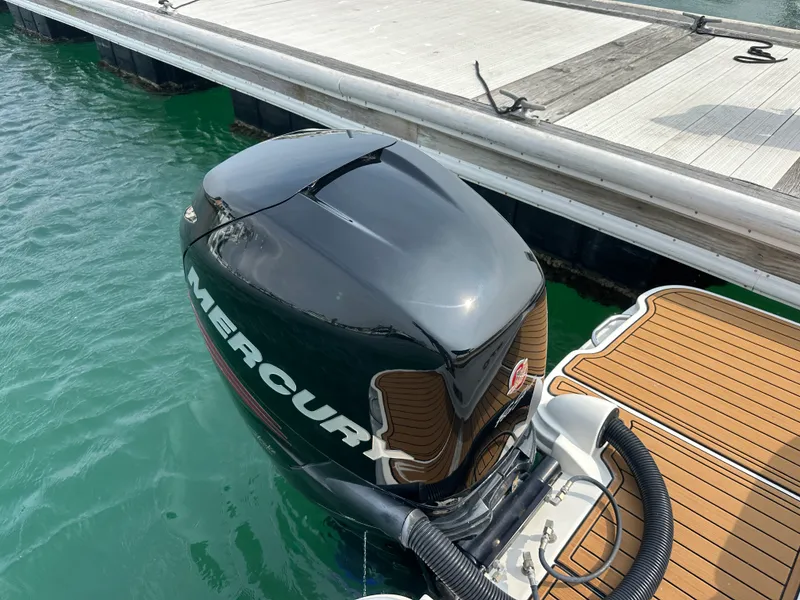 Slide: The Image of Sea Ray 270 SDX OUTBOARD 2015 - 22