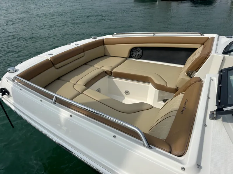 Slide: The Image of Sea Ray 270 SDX OUTBOARD 2015 - 3