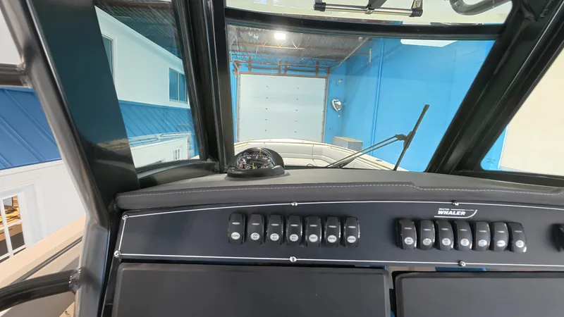 Slide: The Image of Boston Whaler 330 Outrage 2026 - 29