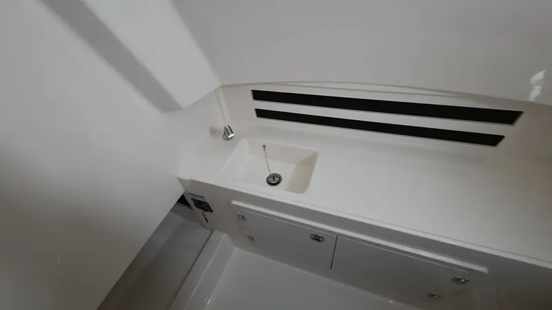 Slide: The Image of Boston Whaler 330 Outrage 2026 - 34