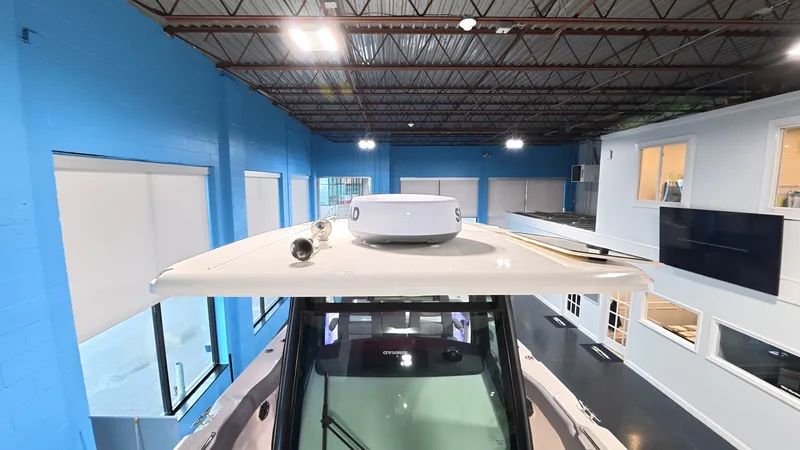 Slide: The Image of Boston Whaler 330 Outrage 2026 - 37