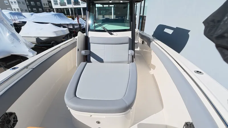 Slide: The Image of Boston Whaler 330 Outrage 2026 - 38