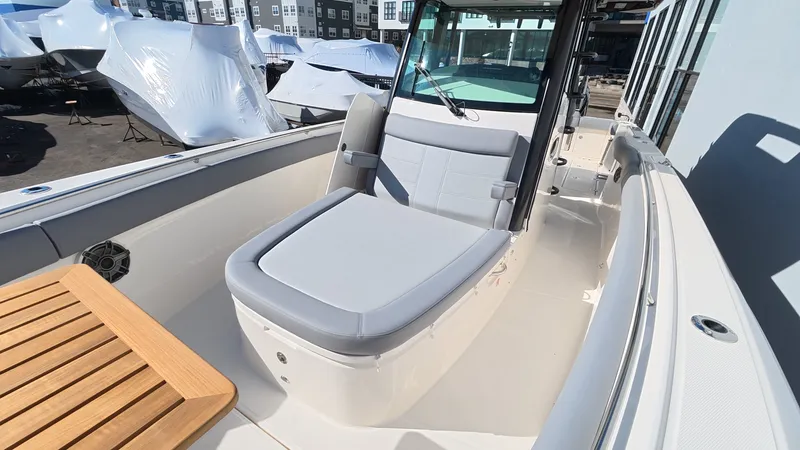 Slide: The Image of Boston Whaler 330 Outrage 2026 - 39