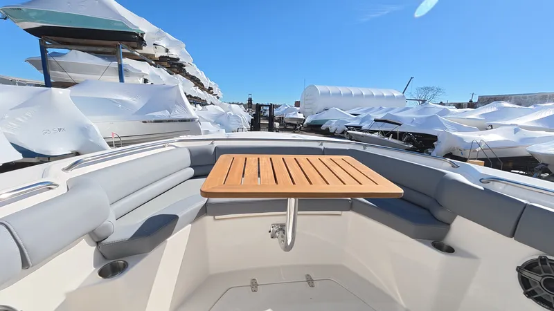 Slide: The Image of Boston Whaler 330 Outrage 2026 - 43