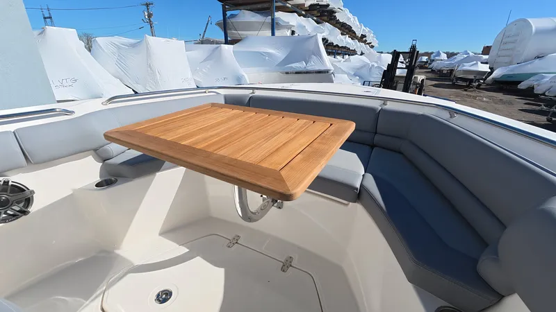 Slide: The Image of Boston Whaler 330 Outrage 2026 - 44