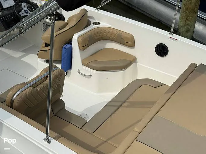 Slide: The Image of Bayliner VR6 OB 2025 - 16339734