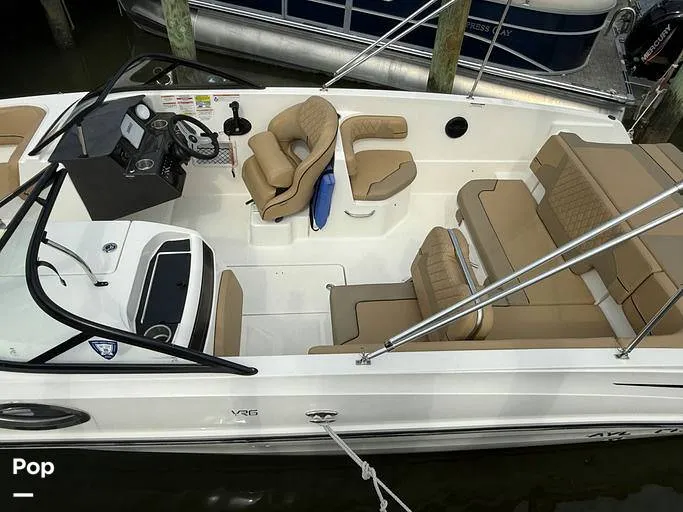 Slide: The Image of Bayliner VR6 OB 2025 - 16339725