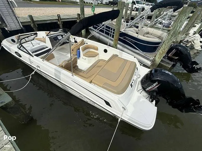 Slide: The Image of Bayliner VR6 OB 2025 - 16339731