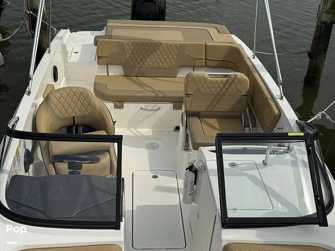 Slide: The Image of Bayliner VR6 OB 2025 - 16339732