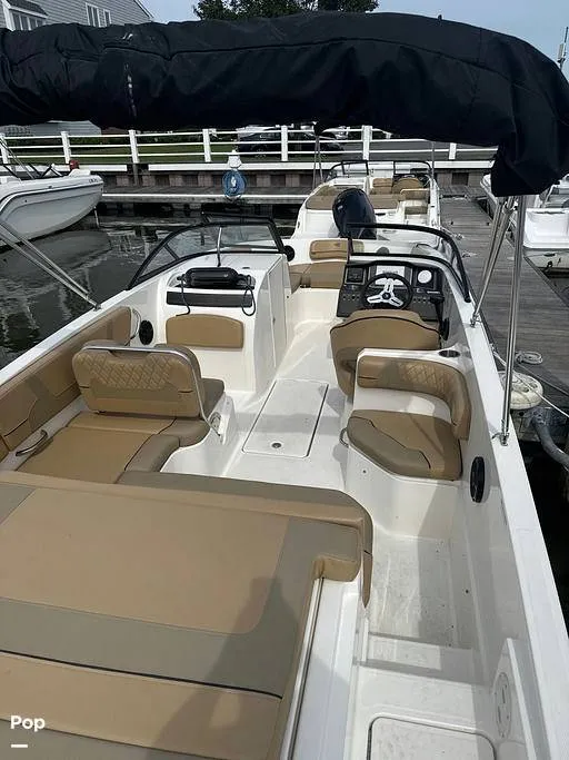 Slide: The Image of Bayliner VR6 OB 2025 - 16339743