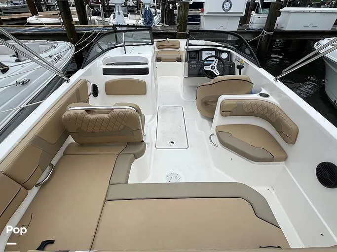 Slide: The Image of Bayliner VR6 OB 2025 - 16339756