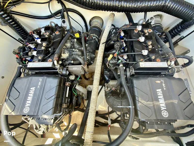 Slide: The Image of Twin Yamaha TR-1 Engines - 16352672