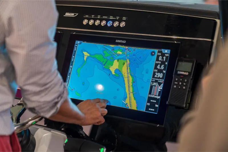 Slide: The Image of Boston Whaler 360 Outrage 2026 - 138