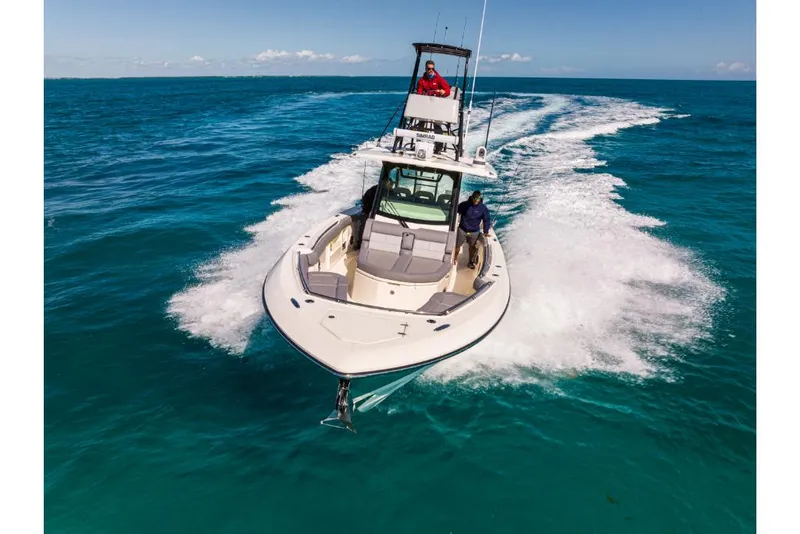 Slide: The Image of Boston Whaler 360 Outrage 2026 - 4
