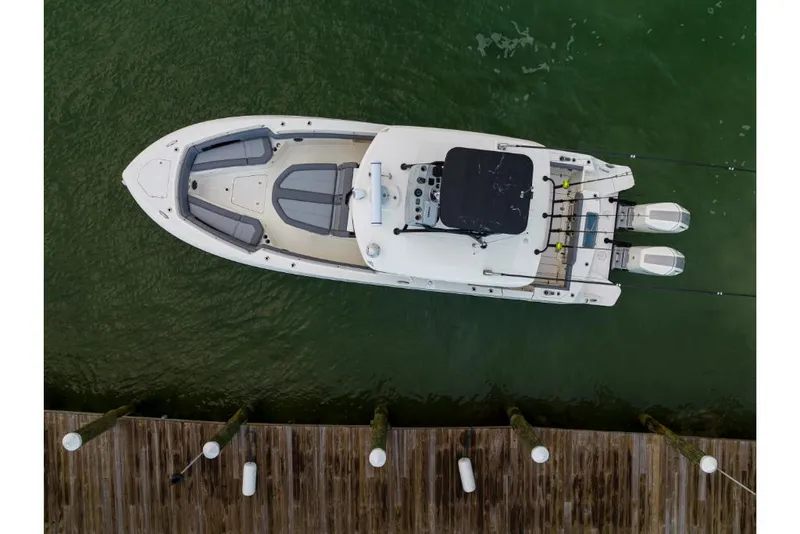 Slide: The Image of Boston Whaler 360 Outrage 2026 - 42