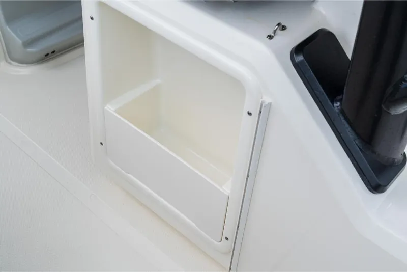 Slide: The Image of Boston Whaler 360 Outrage 2026 - 79