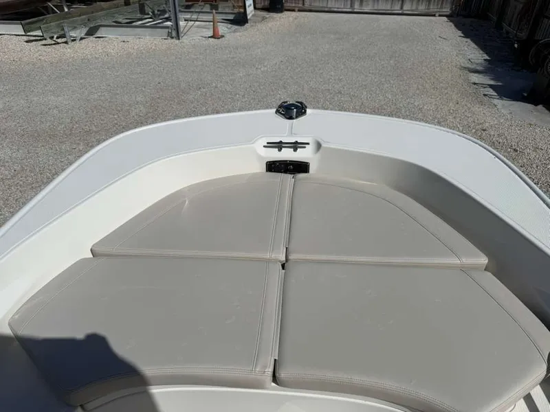 Slide: The Image of Boston Whaler 170 Montauk 2026 - 11