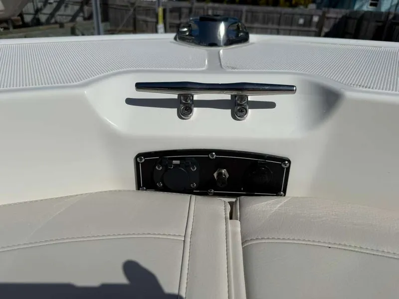Slide: The Image of Boston Whaler 170 Montauk 2026 - 12