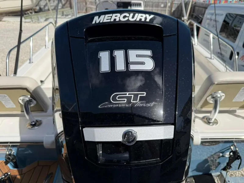 Slide: The Image of Boston Whaler 170 Montauk 2026 - 18