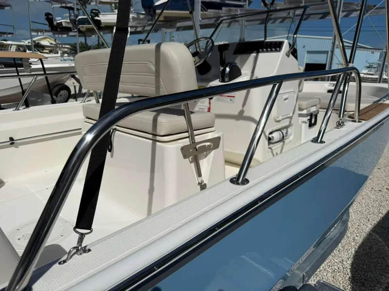 Slide: The Image of Boston Whaler 170 Montauk 2026 - 4
