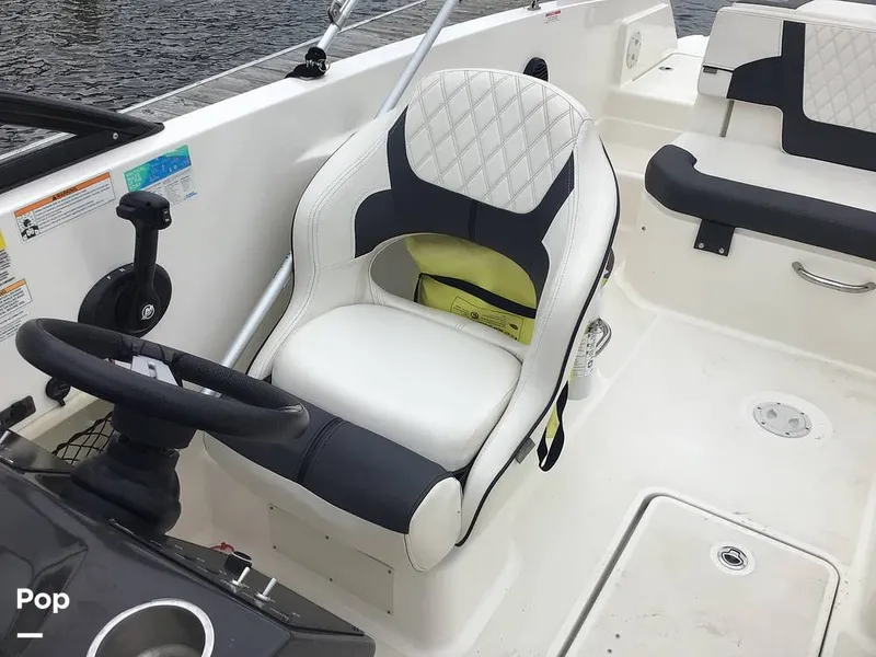 Slide: The Image of Bayliner VR6 OB 2024 - 16782584