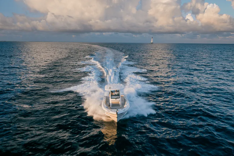 Slide: The Image of Boston Whaler 250 Outrage 2026 - 58