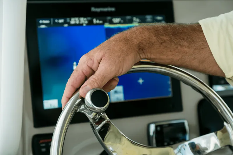 Slide: The Image of Boston Whaler 250 Outrage 2026 - 97