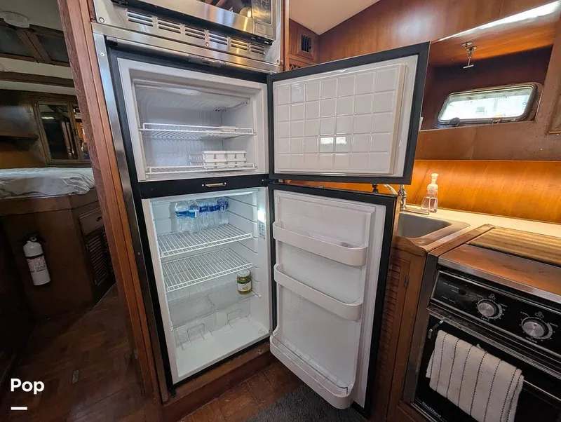 Slide: The Image of Marine Trader Tradewinds 47 1987 - 16365586