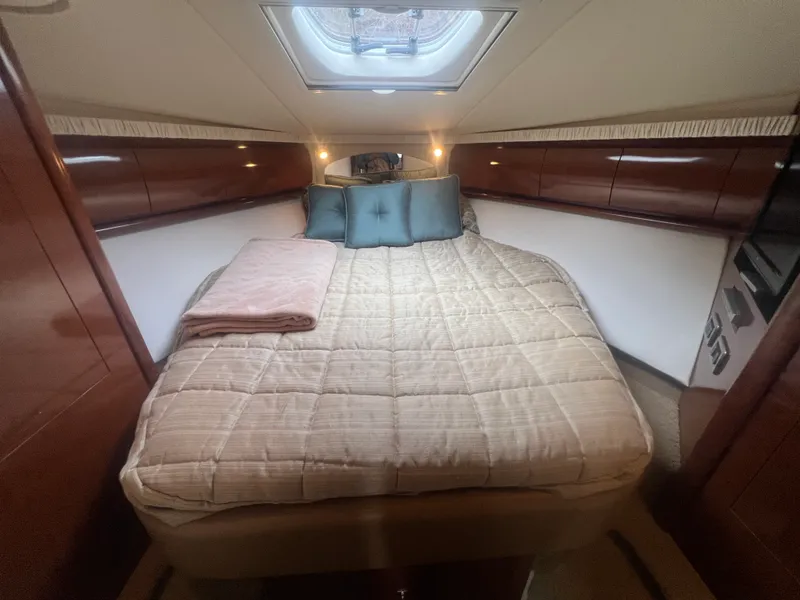 Slide: The Image of Sea Ray 44 SUNDANCER 2008 - 16