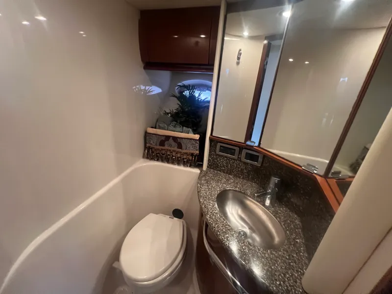 Slide: The Image of Sea Ray 44 SUNDANCER 2008 - 18