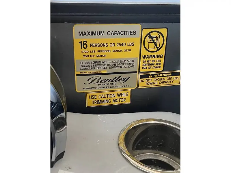 Slide: The Image of Bentley Pontoons 243 SB 2023 - 16345172