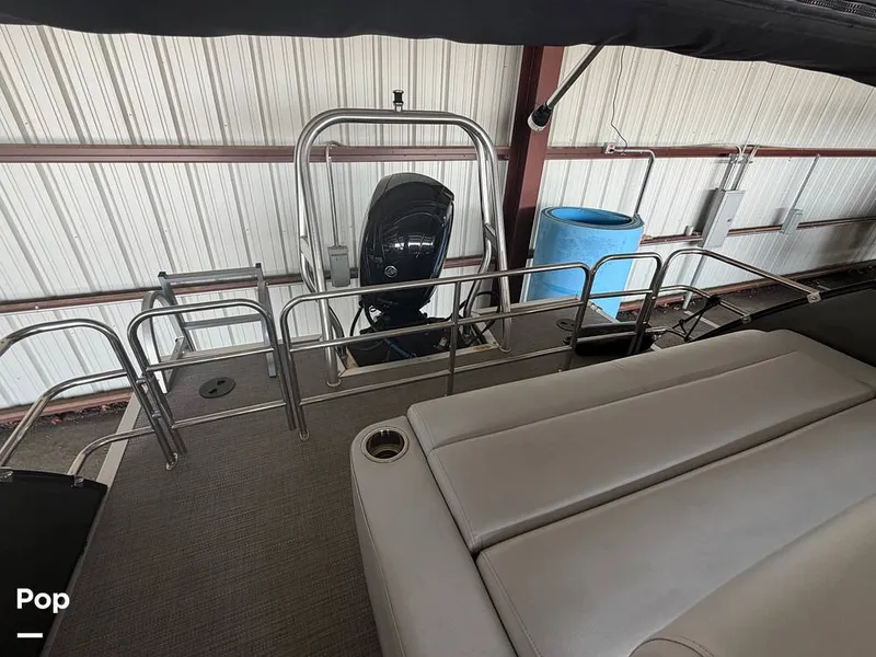 Slide: The Image of Bentley Pontoons 243 SB 2023 - 16370004