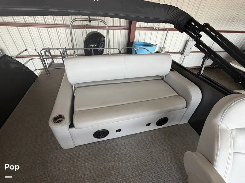 Slide: The Image of Bentley Pontoons 243 SB 2023 - 16370005