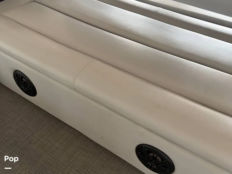 Slide: The Image of Bentley Pontoons 243 SB 2023 - 16370036