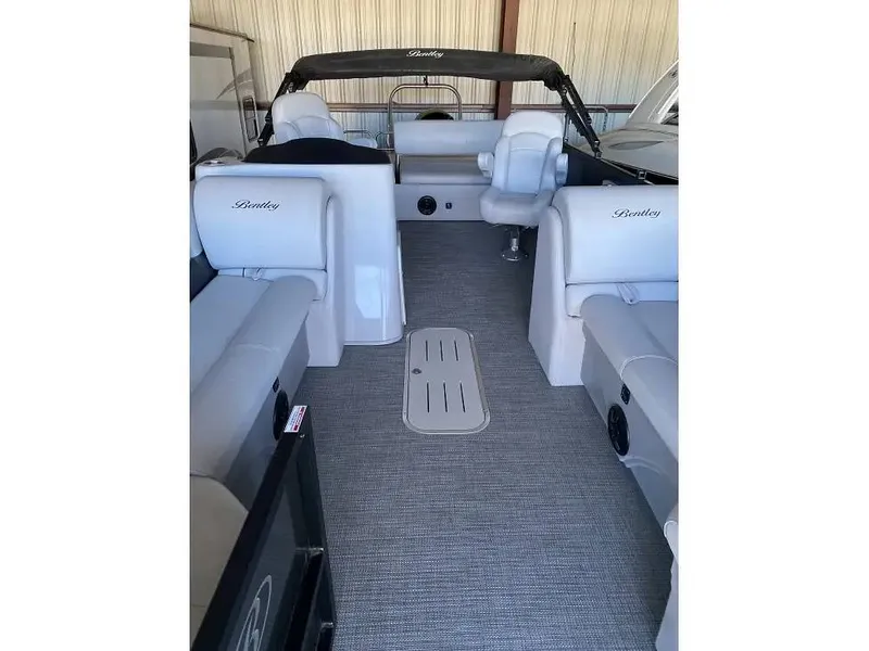Slide: The Image of Bentley Pontoons 243 SB 2023 - 16345167