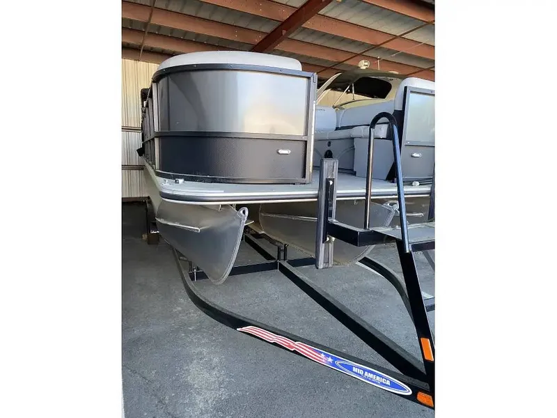 Slide: The Image of Bentley Pontoons 243 SB 2023 - 16345168