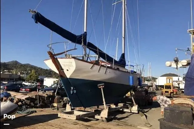 Slide: The Image of Herreshoff H-28 1987 - 16830936